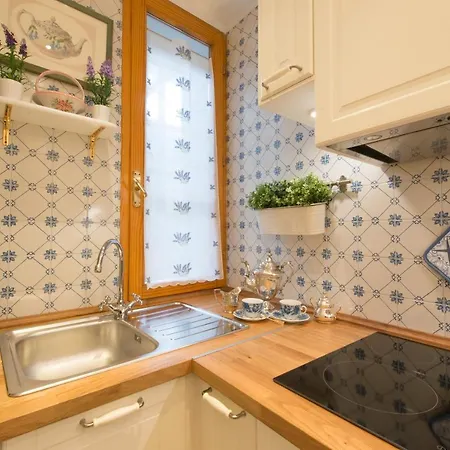 Апартаменти Ladyhouse Tipico Con 4 Posti Letto *