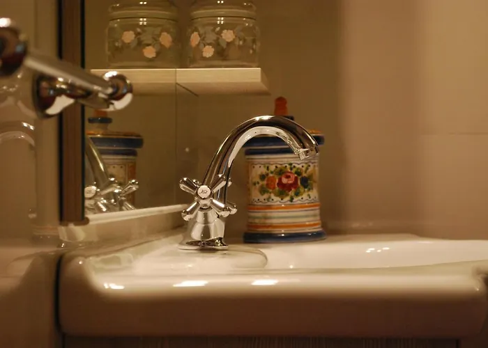 Ladyhouse Tipico Con 4 Posti Letto アパート *